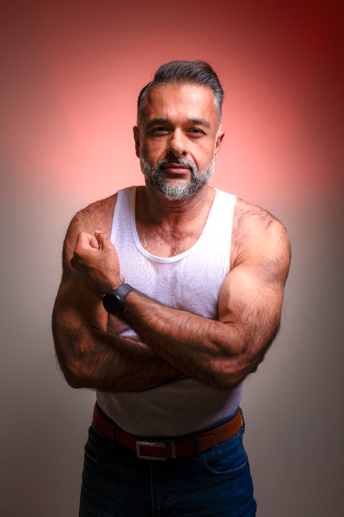Fitness / Wellness - Tank top red glow power pose