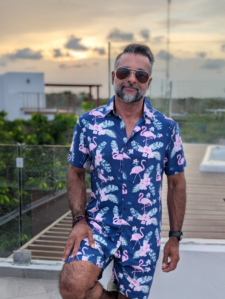 Hospitality & Luxury - Tropical rooftop sunset