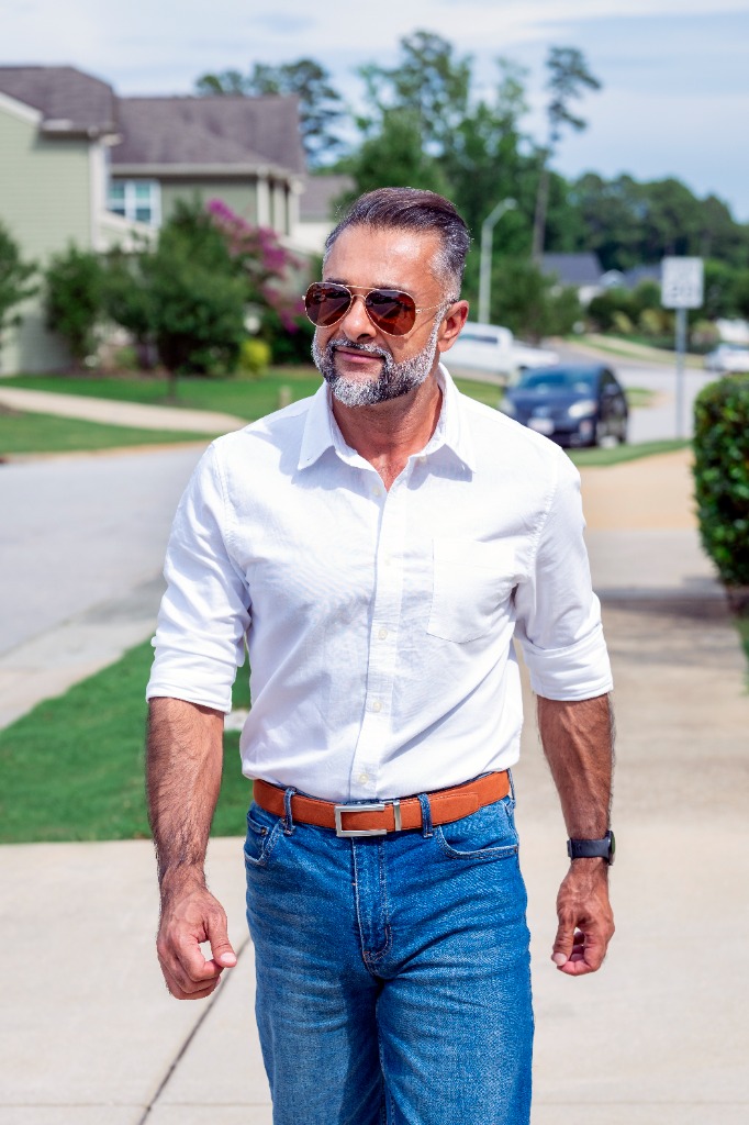 Lifestyle - Casual outdoor walk with sunglasses